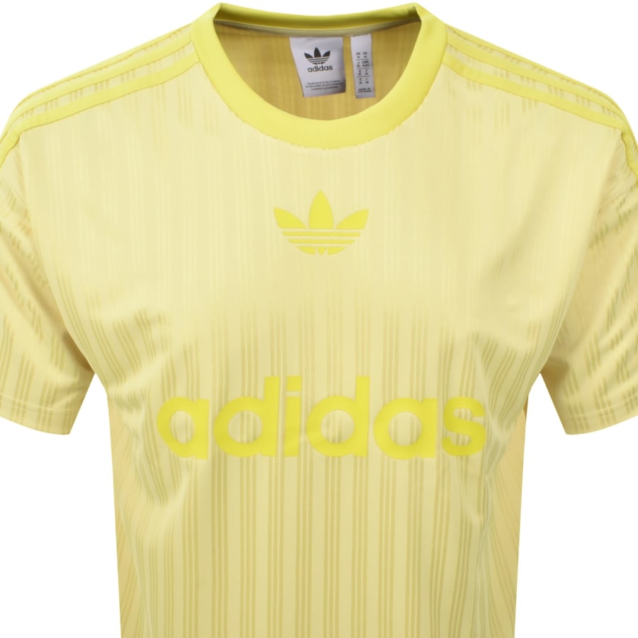 Tシャツ・カットソー adidas Poly T-shirt Powder Yellow JP1026 adidas Originals t-shirt Adicolor Poly T yellow color